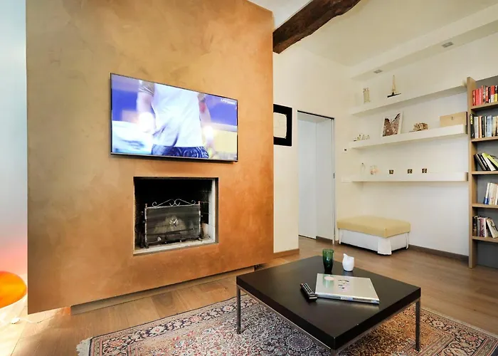 Ur Nest Santo Stefano B شقة