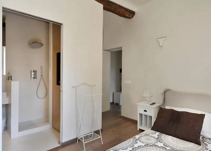 Ur Nest Santo Stefano B * بولونيا
